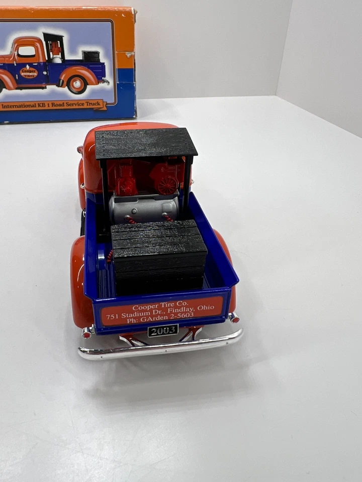 Cooper Tires 1947 International KB1 Road Service Truck Liberty Classics 1/25 - Image 4 of 4