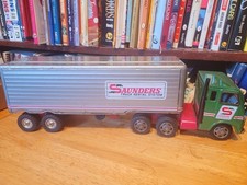 NICE 1950's  TIN  FRICTION FREIGHTLINER SAUNDERS RENTAL LEASING SYSTEMS TRUCK