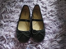 Toddler Size 10 Black Ballet Flats