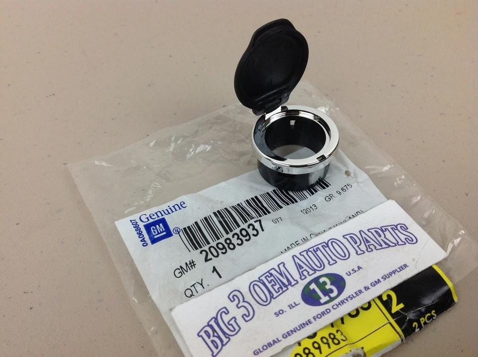 Chevrolet GMC Cadillac Camión/SUV PUERTO USB Cromo CUBIERTA PUERTA Nuevo OEM 20983937 Foto 3 de 4