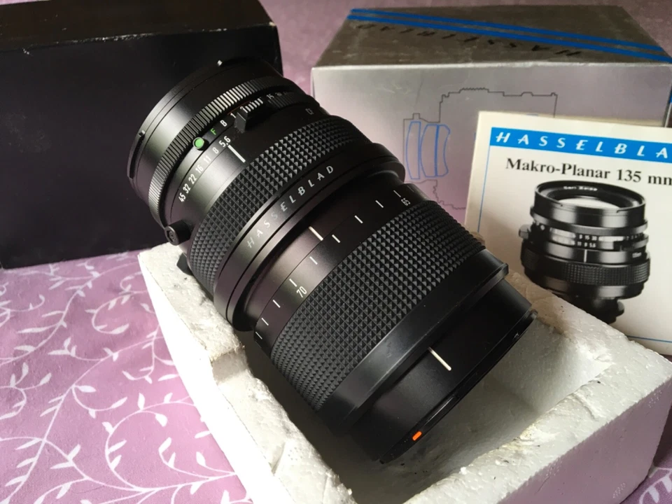 Helicoide Hasselblad Zeiss Makro Planar CF 135 f/5,6 T* y enfoque ideal para X2D100 Foto 2 de 4
