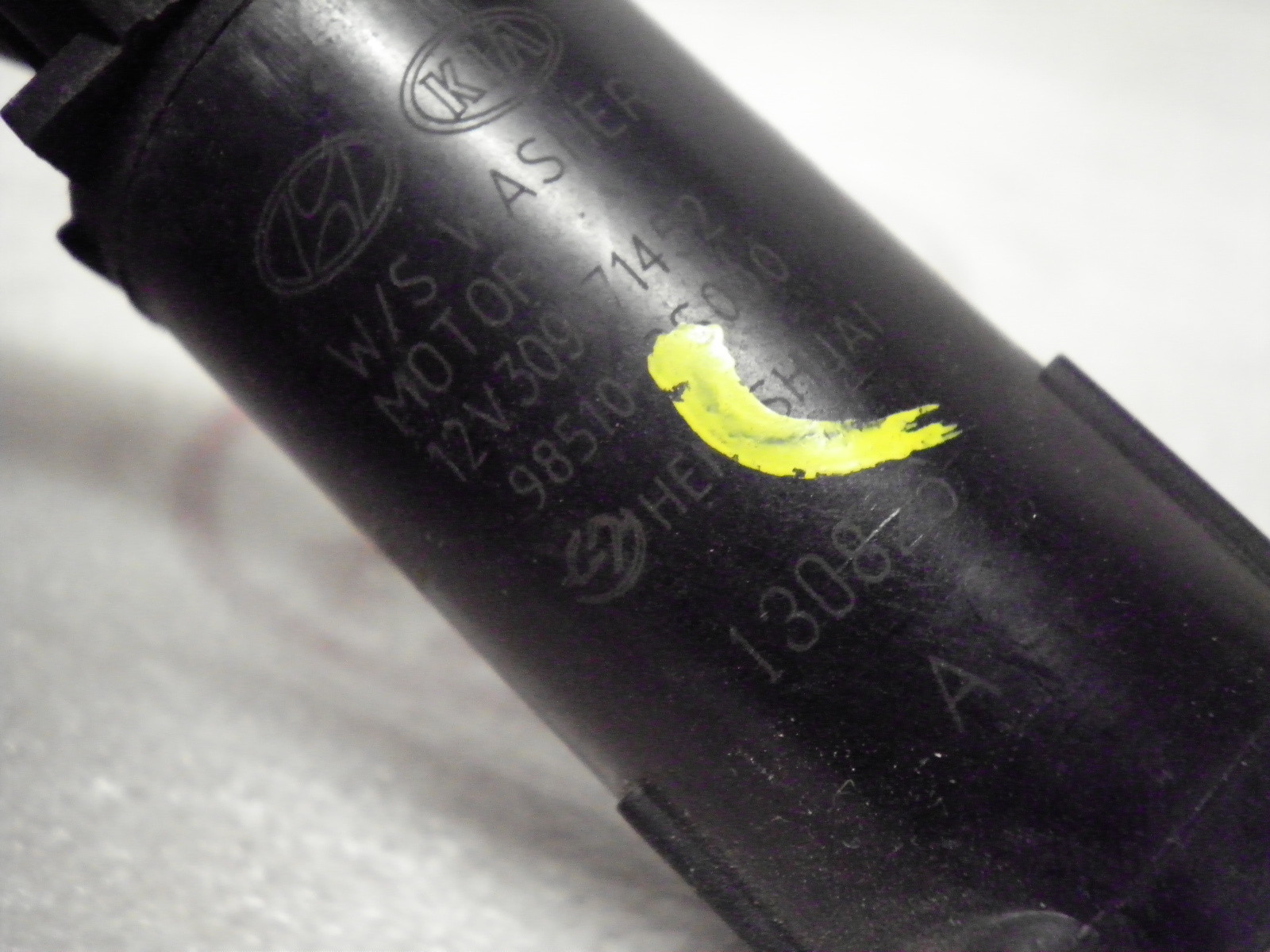 GENUINE KIA FRONT WINDSCREEN WASHER PUMP PICANTO SPORTAGE 985102S000 eBay