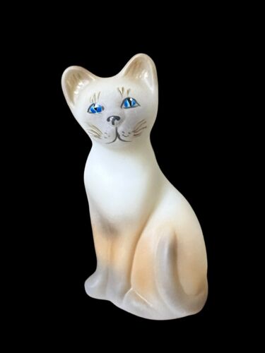 HTF Fenton Glass Siamese Cat Hand painted S. Waters 4.5” UV Glow - 第 1/8 張圖片