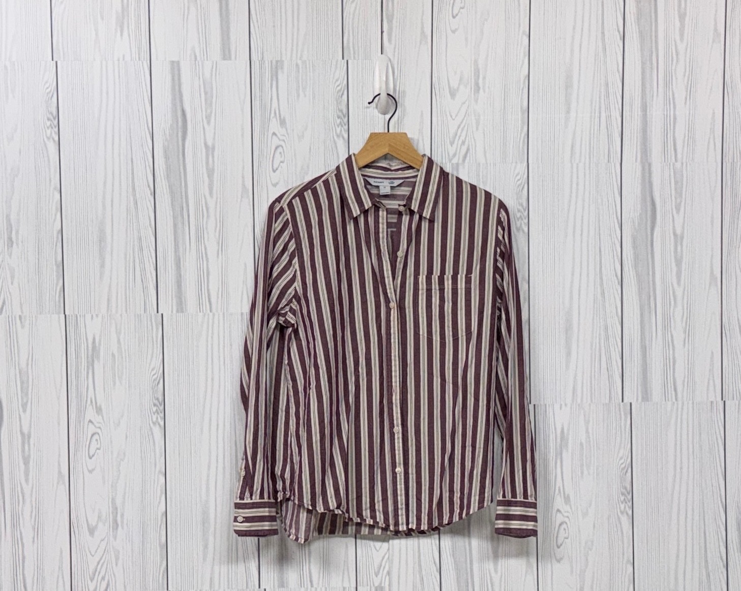 Old Navy shirt womens size medium button up long sleeve blue striped classic