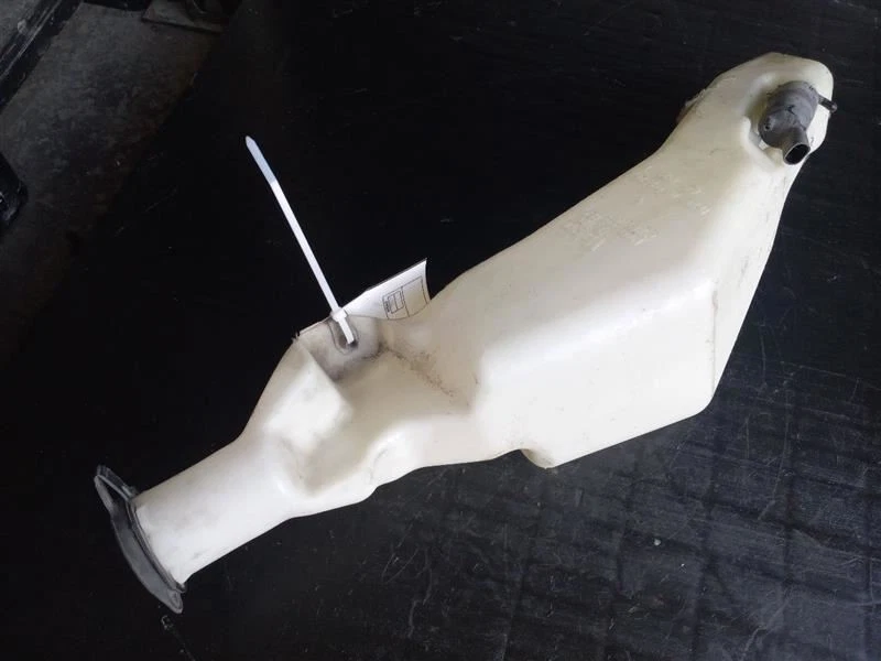 Wash Reservoir 03-18 Chevrolet Express 3500 Van 88958134 - Image 4 of 4