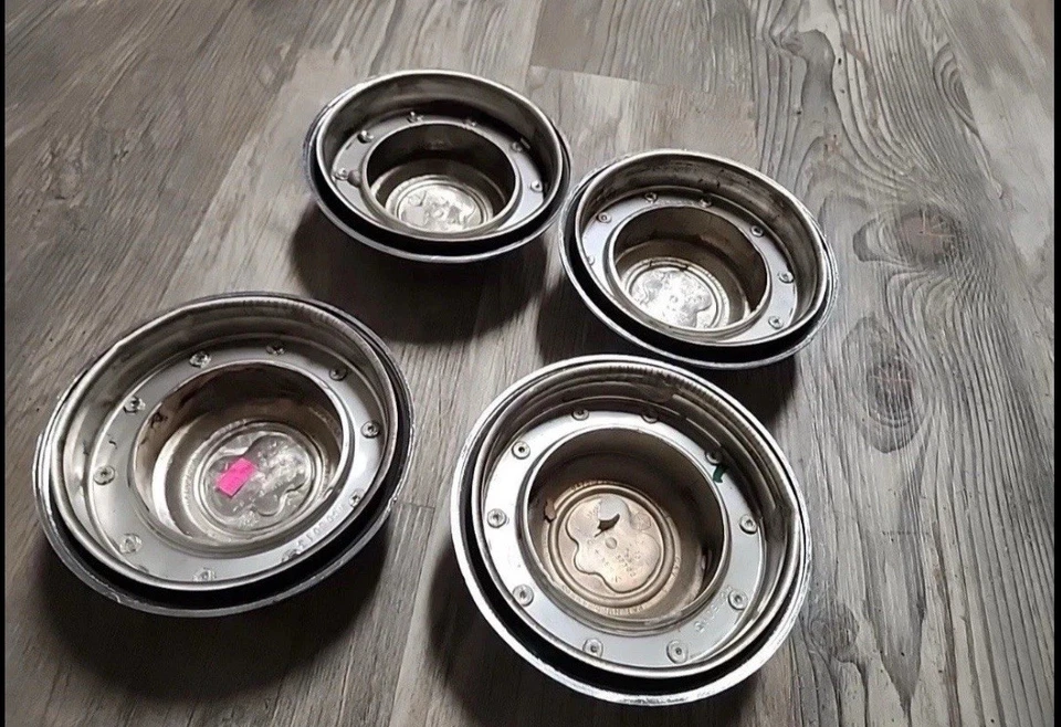 Tapas centrales para ruedas de coche de policía Dodge Charger 2006-2022 - 04782792AA - con tuercas Foto 3 de 4