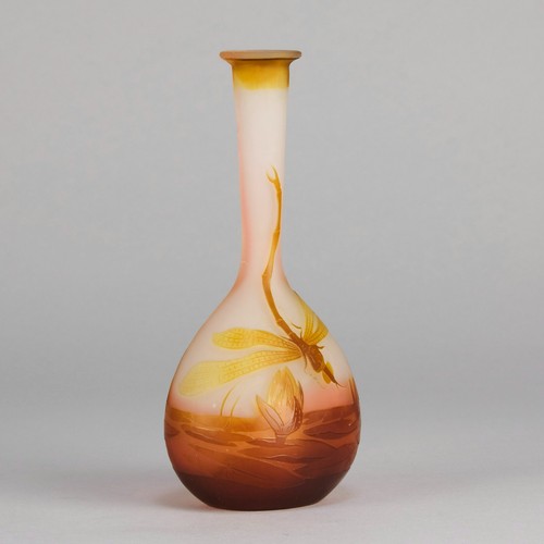Early 20th Century French Cameo Glass "Dragonfly Banjo Vase" by Emile Gallé - Picture 3 of 13