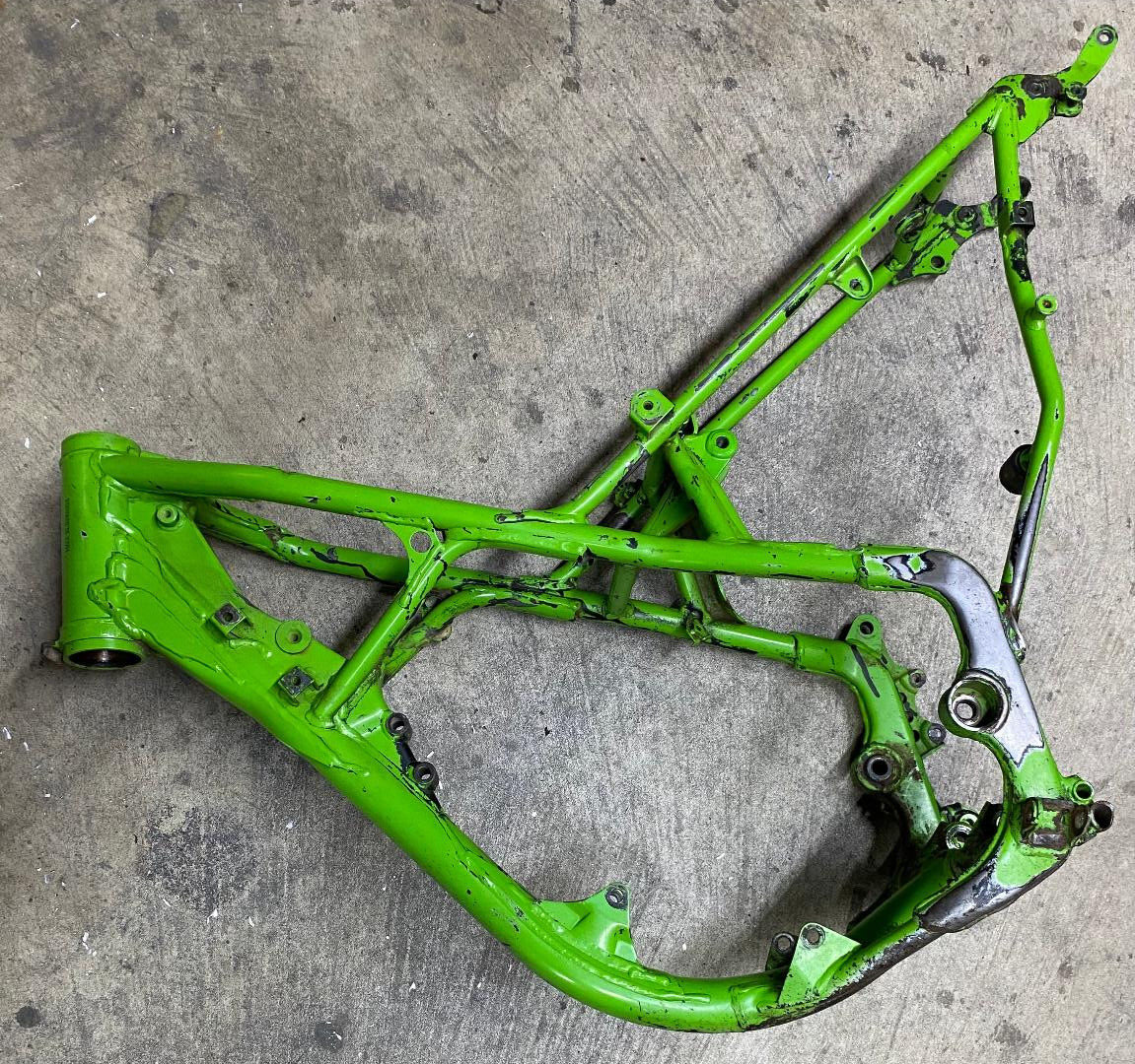 KAWASAKI 2002 KX85 32160-1486-CC FRAME-COMP,DOWNTUBE,RH,L.GREEN