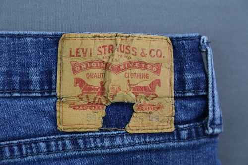 Pantalones de mezclilla Levi's 514 2017 ajustados rectos talla 36x32 (medida 35x30) con cremallera mosca - Imagen 8 de 8