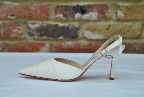 Neu HASSALL Brautschuhe OPHELIA Ivory Swarovski Spitze UK 8 Euro 41 UVP 225£ - Bild 5 von 7