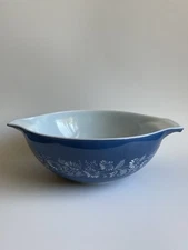 Vintage PYREX 4 L Colonial #444 Blue & White Daisy Mixing Bowl 13”L