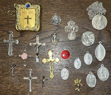 Lote De Colección De Cruces Religiosas Cristianas Medallas Crucifijos