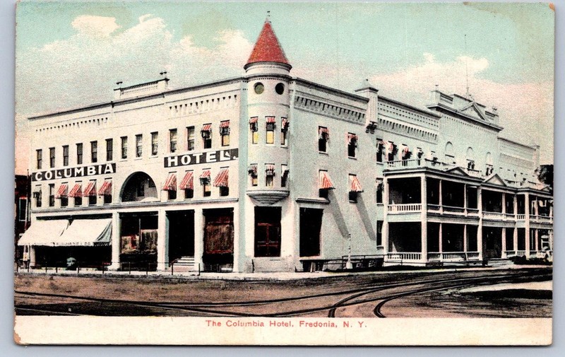 K64/ Fredonia New York Postcard c1910 The Columbia Hotel  45