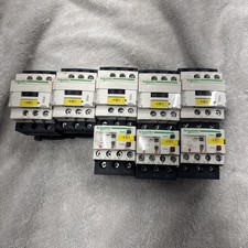 Schneider Qty 5 LC1D09 Contactor, Qty 3, LRD08C Overloads pull from new unit.