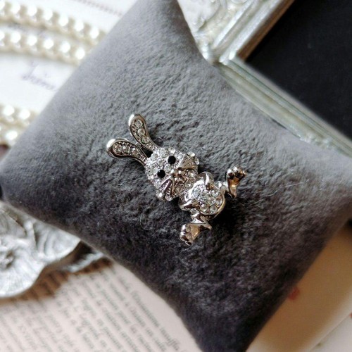 Broche de solapa de conejo pavé - conejito tono plata brillante - Imagen 13 de 15