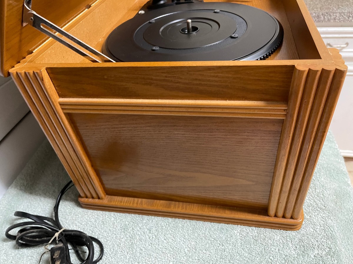 Crosley Oak Wood CR67 Grand Music Center Record Player Cassette AM