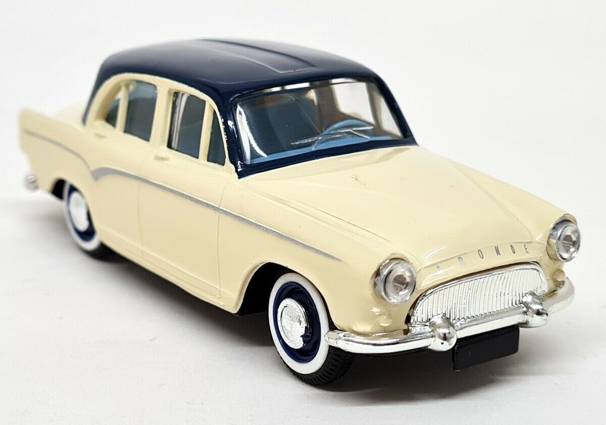 ミニカー NOREV 1/43 Simca Aronde beige Norev 1/43 - Simca Aronde Cream / Blue Plastic model car | eBay