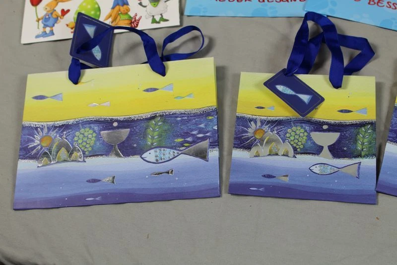 10 Papier Geschenktüten - Kommunion + Ostern + Teddybär Motiv + Flaschen  /S201 - Bild 3 von 4