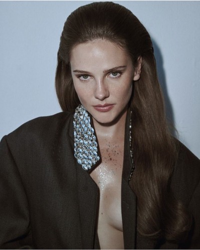 harper's Bazaar Turkey September 2024 Alina Boz - Fast Shipping Worldwide - Picture 5 of 11