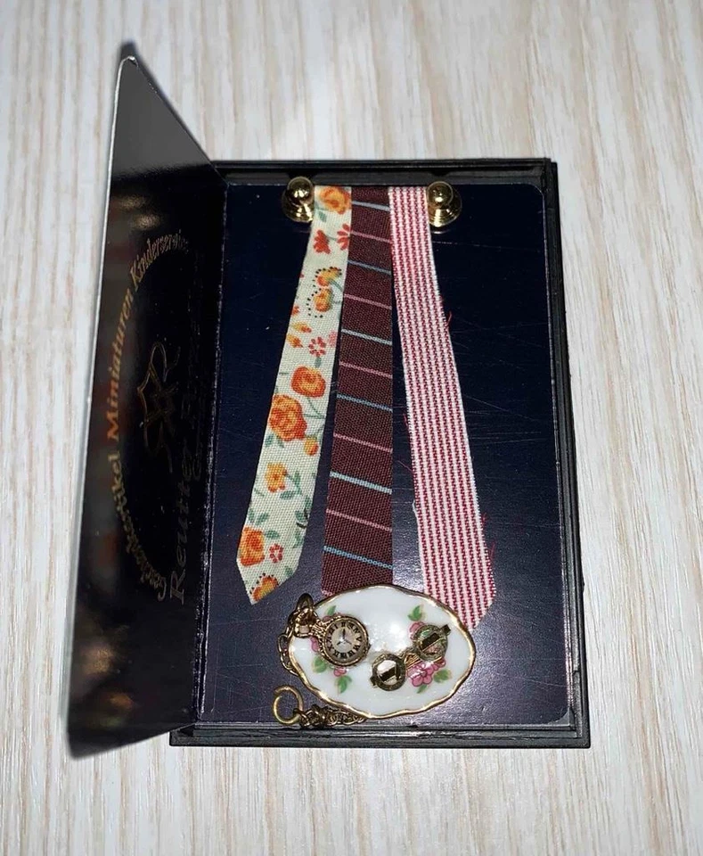 MINIATURE DOLLHOUSE 1:12 SCALE REUTTER MEN'S TIE RACK W/3 TIES - 1.447/6