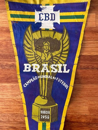 Brazil 1958 & 1970 FIFA World Cup Champions pennants JULES RIMET TROPHY - Picture 8 of 10