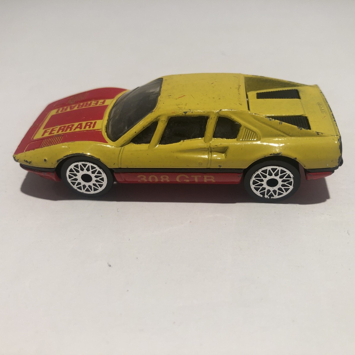 1981 Matchbox SF-11 Ferrari 308 GTB Sports Car #70 (1:55 Yellow