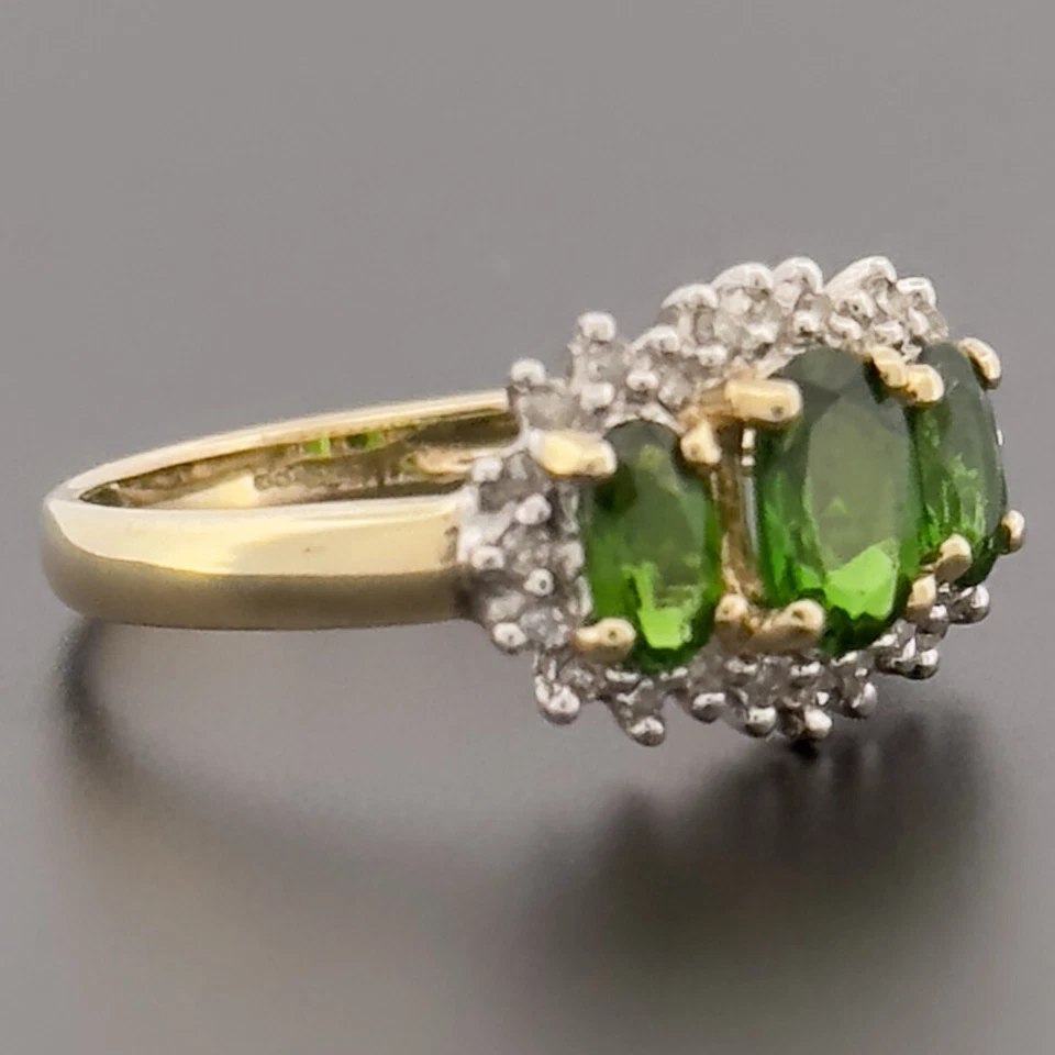 Кластерное кольцо из желтого золота 9 карат с хромированным диопсидом и бриллиантами размер J с клеймом - Изображение 2 из 4