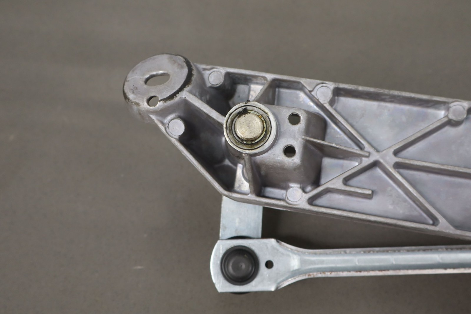 Maybach 57 2007 FRONT Windshield wiper motor