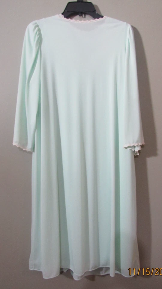 JUEGO CAMISÓN BATA SHADOWLINE PEIGNOIR VERDE MENTA CUENTAS DE ENCAJE L EN MUY BUEN ESTADO Foto 4 de 4