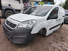 PEUGEOT PARTNER 2011-2026 HEADLIGHT/HEADLAMP (PASSENGER SIDE)