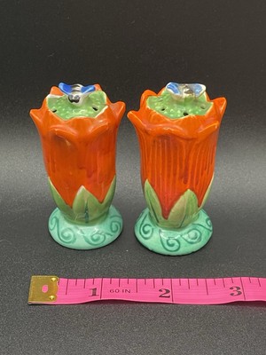Vintage Salt & Pepper Set Orange Tulip with Bee on Top - Made In Japan