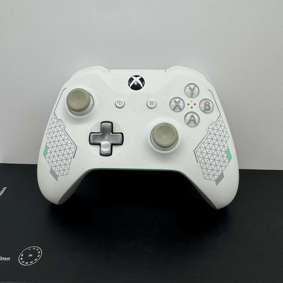 Microsoft Xbox One Special Edition Wireless Controller Sport White Light Blue - Image 3 of 4
