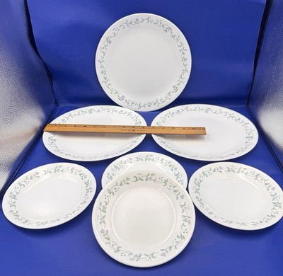 Corelle COUNTRY COTTAGE  3 Dinner Plates 10.25 in and 4 Bread Plates 6.75 in