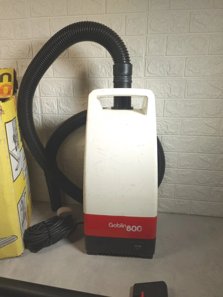 Vintage Goblin 800 TO1B Series Red Vacuum Cleaner Working And Boxed - Image 2 of 4