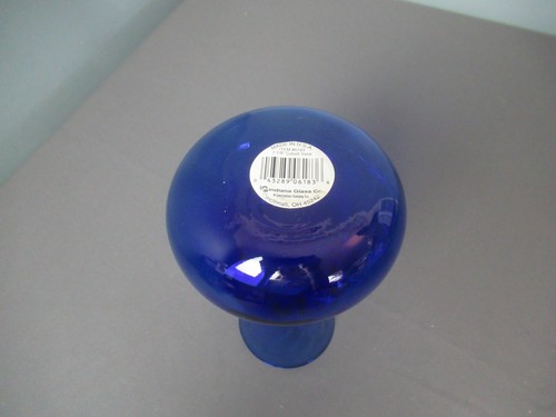 Indian Glass Cobalt Blue Vase - Made In Lancaster PA - 7 7/8" tall - h5 sb - Picture 4 of 4