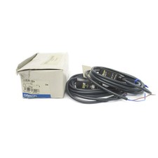 OMRON E3R-5E4 12-24VDC 2M NSMP