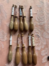 Lot 10 de fuseaux de dentellière anciens en bois, artisanat dentelle