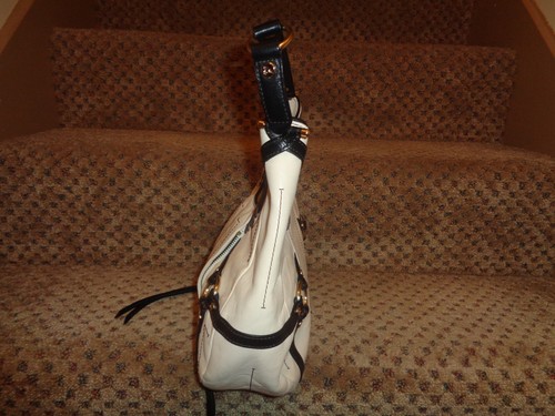 TRES VERO CREAMY IVORY WHITE & BLACK SOFT LEATHER ORGANIZER SLING HAND BAG PURSE - Picture 4 of 9