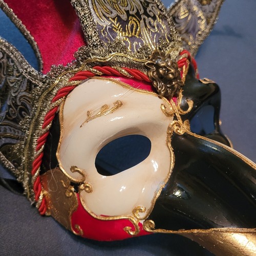 Venetian Big Nose Carnival Masquerade Mask - Picture 5 of 10