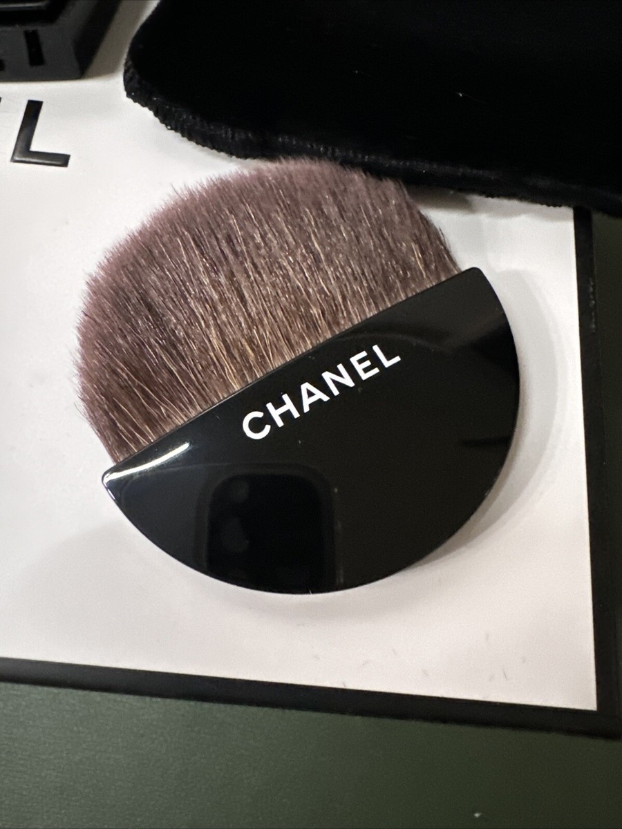 CHANEL ルミエール プラティン メークアップカラー＆パウダーブラシ CHANEL（シャネル）の「ブラッシュ ルミエール チークカラー