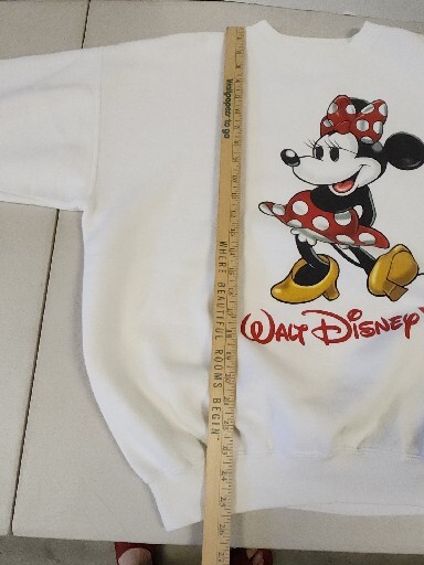 Vintage Walt Disney World Sweatshirt L- XL White Fleece Vintage Walt Disney World Sweatshirt L- XL White Fleece