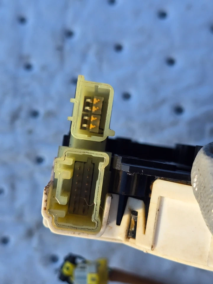 Ford Fiesta 2011-2013 volante reloj resorte OEM Foto 4 de 4