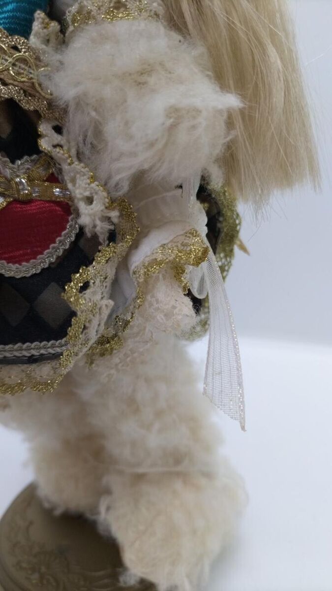 Pullip Classical White Rabbit P-085 Eyes are custom made Pullip Classical White Rabbit P-085 Eyes are custom made