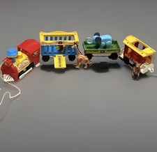 Vintage Fisher-Price Little People Circus Train Pull Toy W/Animals Collectible
