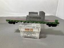 Micro-Trains 04400121 N BNSF 50' Straight Side Flatcar w/Load #576734