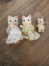 Lot of 3 Sylvanian Families Calico Critters Silk Cat w/baby