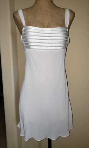 Jones New York Gr. L ~ Nachthemd weiß heiß transparent mit Satinbesatz ~ wunderschön Braut