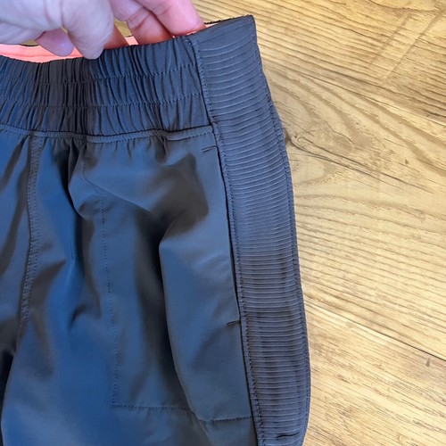 Ivivva Girls Gray Cropped Stretch Nylon Jogger Pants Size 12 Dance Athleticwear - Picture 2 of 9