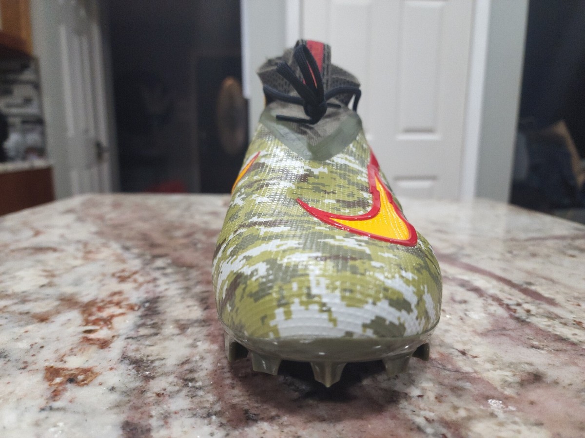 Nike Alpha Menace Elite 3 Travis Kelce Football Cleats FN0113-200