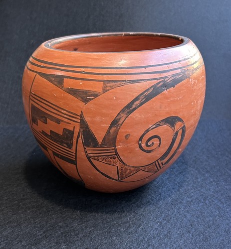 Pot en poterie amérindienne Hopi des années 1940 par Lena Chio Charlie (née en 1888 à 1978) - Photo 3/6